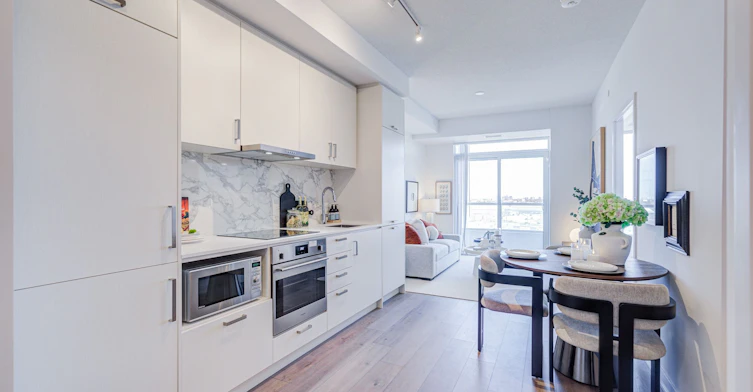 717-60 Honeycrisp Crescent, Vaughan, ON, L4K 5Z8 - 8