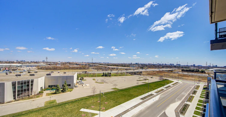 717-60 Honeycrisp Crescent, Vaughan, ON, L4K 5Z8 - 39