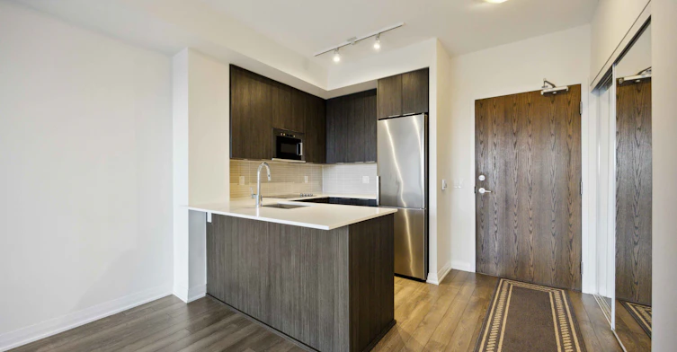 209-99 Eagle Rock Way, Vaughan, ON, L6A 1P9 - 9