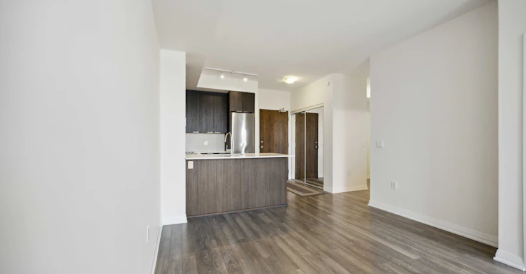 209-99 Eagle Rock Way, Vaughan, ON, L6A 1P9 - 5