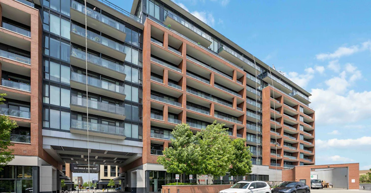 209-99 Eagle Rock Way, Vaughan, ON, L6A 1P9