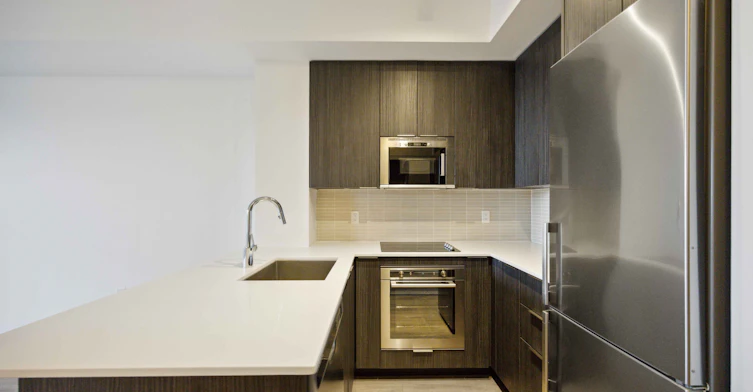 209-99 Eagle Rock Way, Vaughan, ON, L6A 1P9 - 12