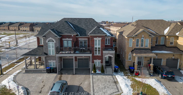 126 Blackwell Crescent, Bradford West Gwillimbury, ON, L3Z 4L3 - 2
