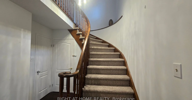 5 Constellation Crescent, Richmond Hill, ON, L4C 8J8 - 6