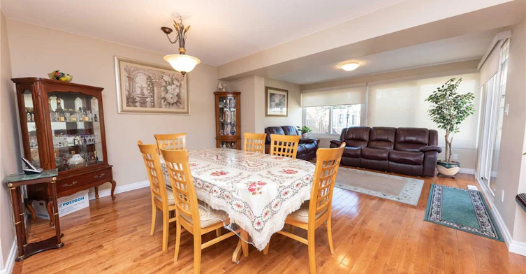 22 Cashel Court, Aurora, ON, L4G 6R8 - 4