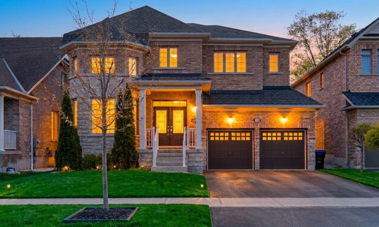 104 Sharpe Crescent