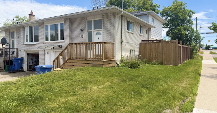 Upper-43 Walter Avenue, Newmarket, ON, L3Y 2T2