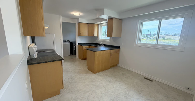 Upper-43 Walter Avenue, Newmarket, ON, L3Y 2T2 - 4