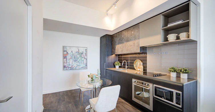 1712-1000 Portage Parkway, Vaughan, ON, L4K 0L1 - 4
