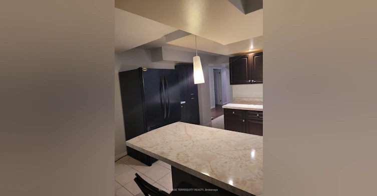 301 Via Romano Boulevard, Vaughan, ON, L6A 0J1 - 4