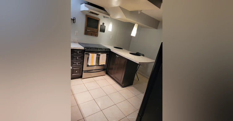 301 Via Romano Boulevard, Vaughan, ON, L6A 0J1 - 8
