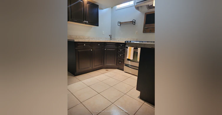 301 Via Romano Boulevard, Vaughan, ON, L6A 0J1 - 9