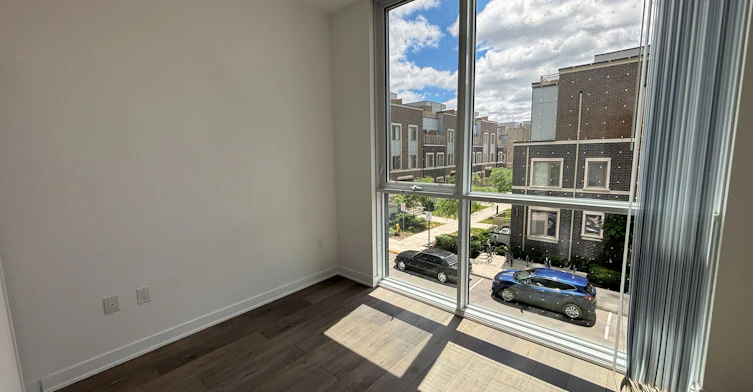 202-38 Honeycrisp Crescent, Vaughan, ON, L4K 0M8 - 9
