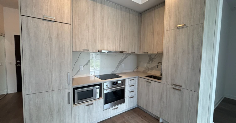 202-38 Honeycrisp Crescent, Vaughan, ON, L4K 0M8 - 2