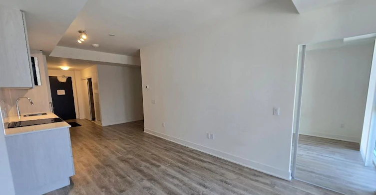 301-185 Deerfield Road, Newmarket, ON, L3Y 0G7 - 4