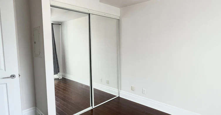905-111 Upper Duke Crescent, Markham, ON, L6G 0C8 - 11