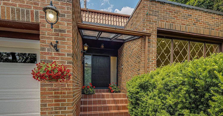 18 Hester Court, Markham, ON, L3T 3K5 - 2