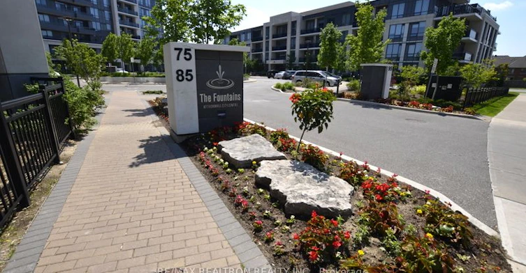 302-75 North Park Road, Vaughan, ON, L4J 0H8 - 2