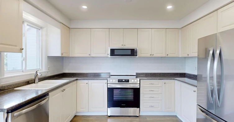 Main-187 Crossland Gate, Newmarket, ON, L3X 1A7 - 13