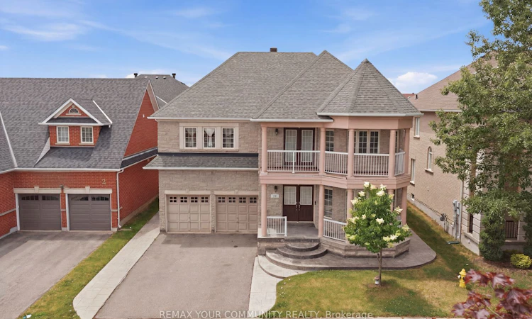 10 St Clare Boulevard