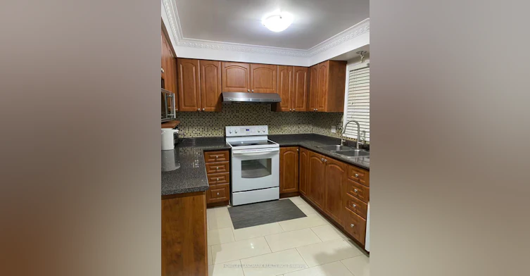 102 Chloe Crescent, Markham, ON, L3S 2J2 - 2