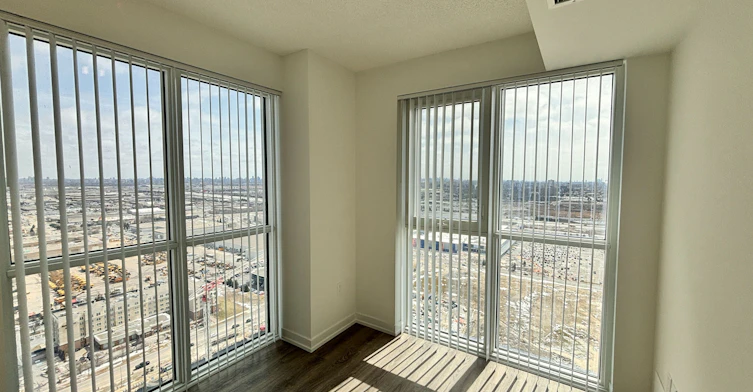 195 Commerce Street, Vaughan, ON, L4K 0P9 - 11