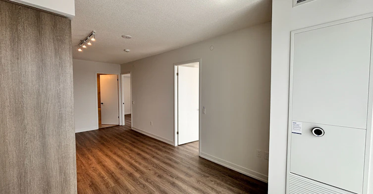 195 Commerce Street, Vaughan, ON, L4K 0P9 - 8