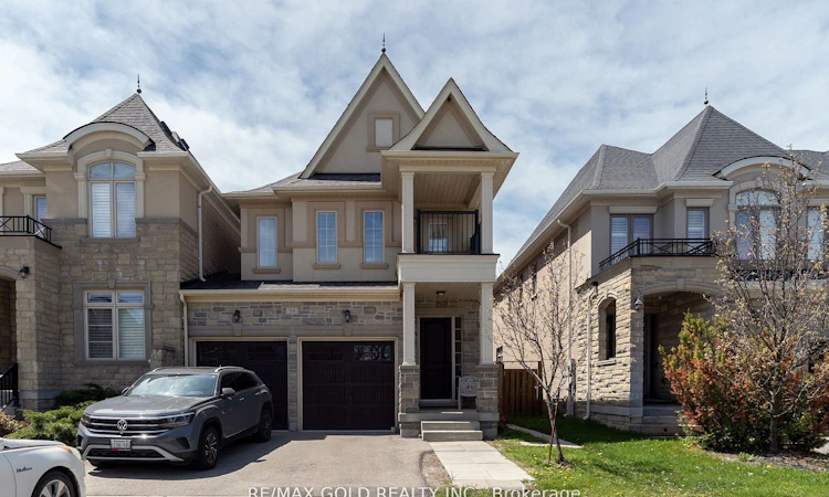 54 Robert Berry Crescent