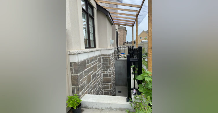 two bedrooms apartment-143 Botelho Circle, Aurora, ON, L4G 3X3 - 2