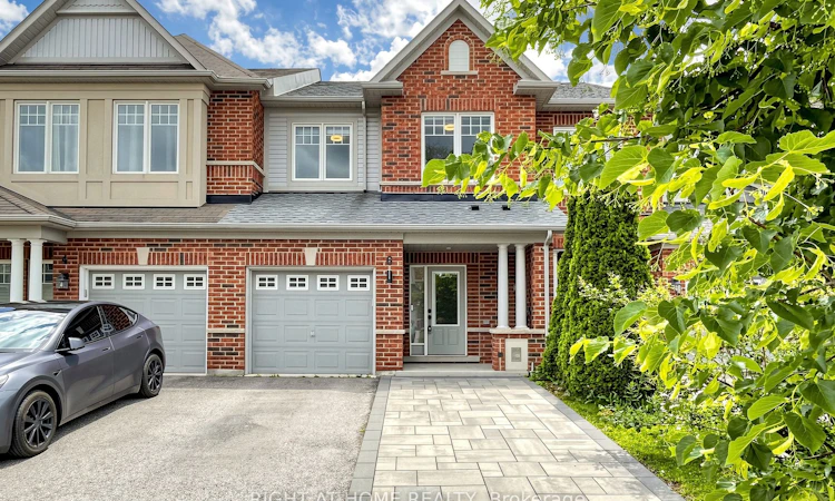 6 Courtland Crescent