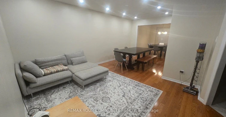 25-741 Caradonna Crescent, Newmarket, ON, L3X 1W5 - 2
