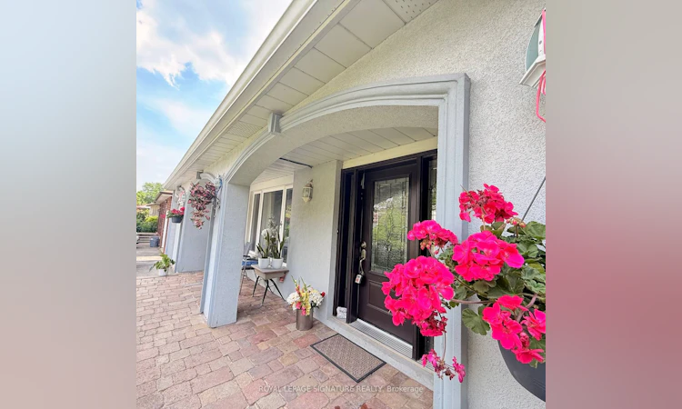 117 Romfield Circuit