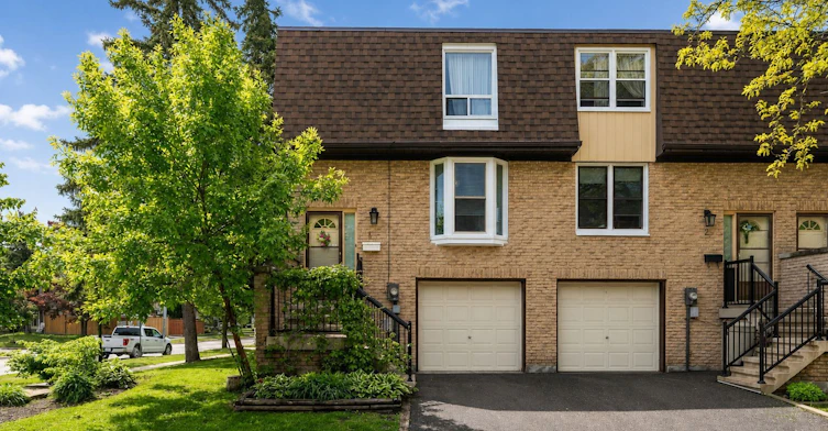 1-209 Castle Rock Drive, Richmond Hill, ON, L4C 5M2