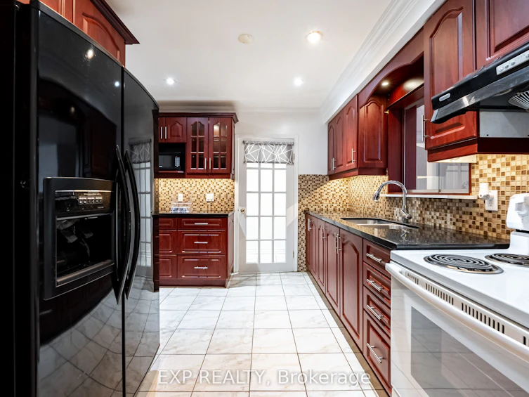 28 Lakeland Crescent, Richmond Hill, ON, L4E 2Z8 - 11