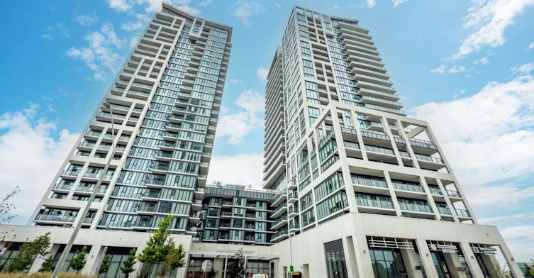 2421-9000 Jane Street, Vaughan, ON, L4K 0M6 - 2