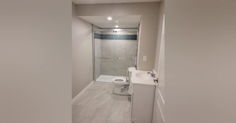 Bsmt B-7 Billingham Heights, Aurora, ON, L4G 7R8 - 5