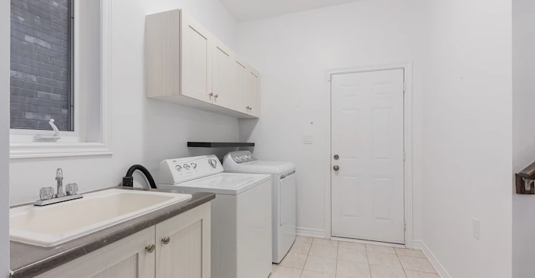7 Plantain Lane, Richmond Hill, ON, L4E 1B8 - 11