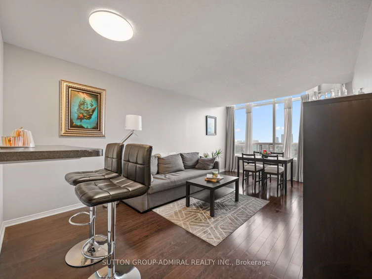 1103-81 Townsgate Drive, Vaughan, ON, L4J 8E6 - 2