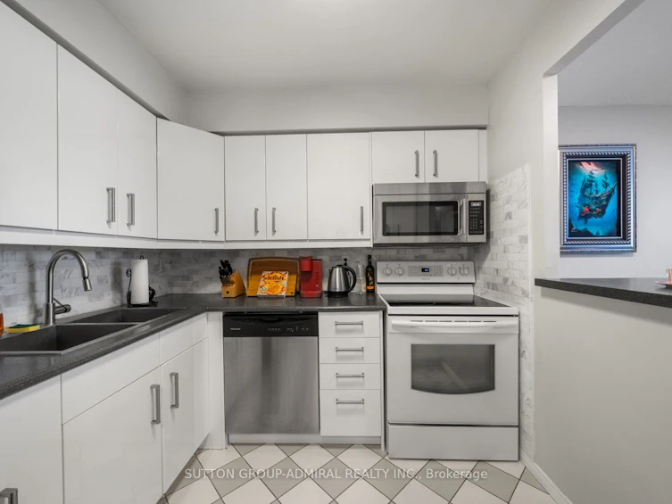1103-81 Townsgate Drive, Vaughan, ON, L4J 8E6 - 4