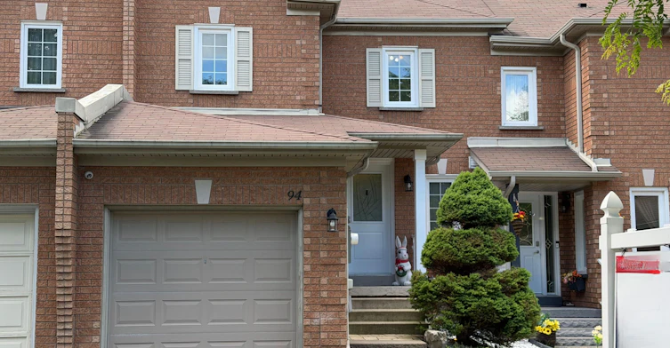 94 October Lane, Aurora, ON, L4G 6Z8