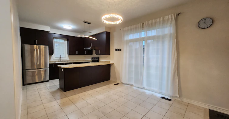 1237 Atkins Drive, Newmarket, ON, L3X 0C8 - 5