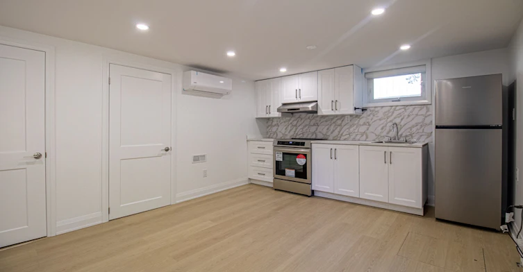 88 Highland Park Boulevard, Markham, ON, L3T 1B5 - 2