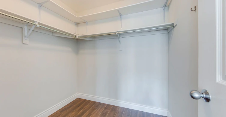 7 Marshview Avenue, Aurora, ON, L4G 7W2 - 15