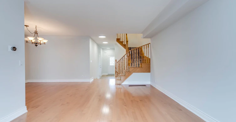7 Marshview Avenue, Aurora, ON, L4G 7W2 - 5