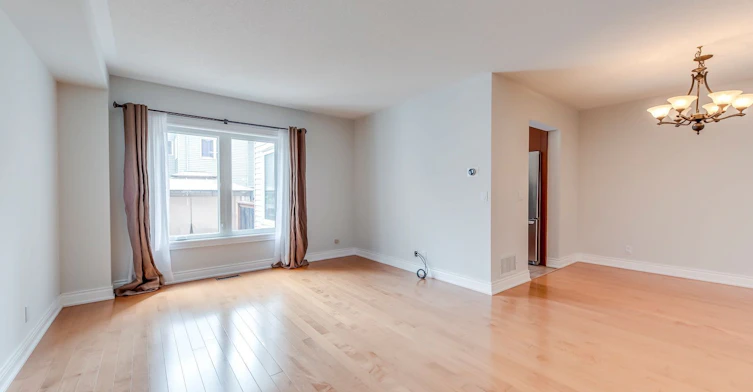 7 Marshview Avenue, Aurora, ON, L4G 7W2 - 4