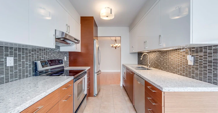 7 Marshview Avenue, Aurora, ON, L4G 7W2 - 8
