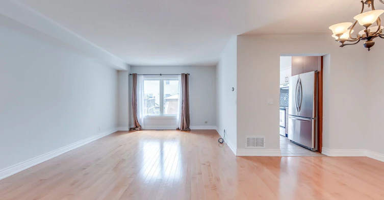 7 Marshview Avenue, Aurora, ON, L4G 7W2 - 2
