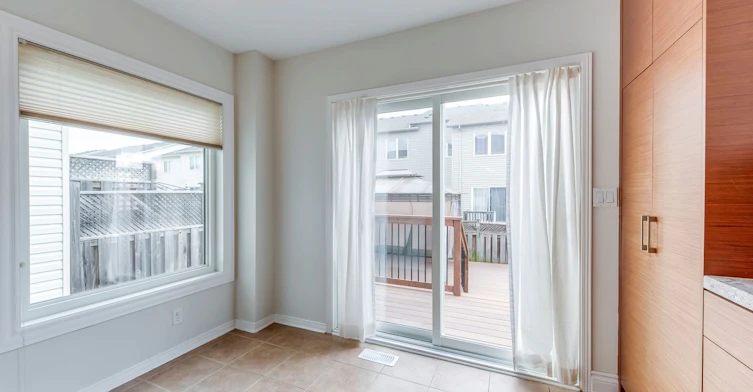7 Marshview Avenue, Aurora, ON, L4G 7W2 - 9