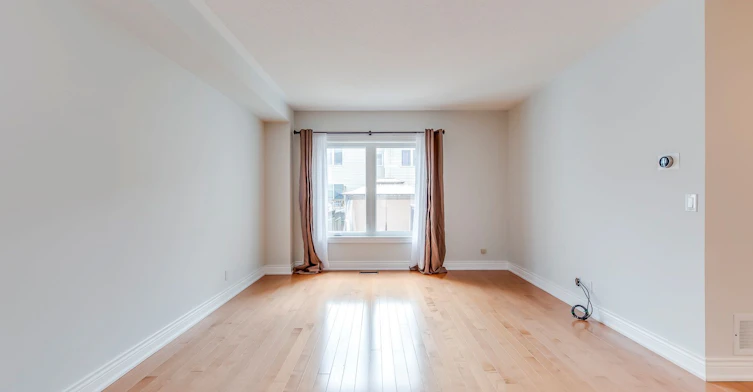 7 Marshview Avenue, Aurora, ON, L4G 7W2 - 3