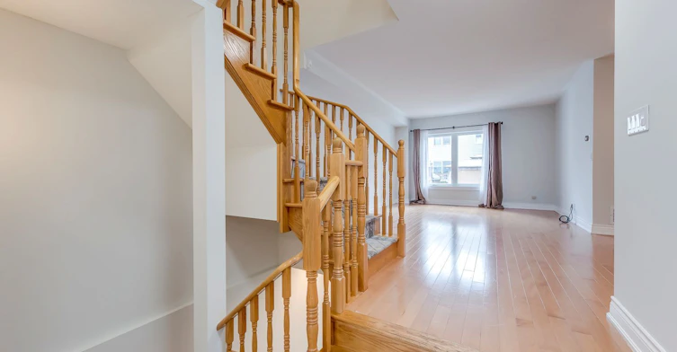 7 Marshview Avenue, Aurora, ON, L4G 7W2